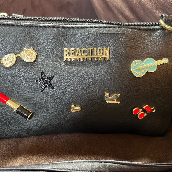 Kenneth Cole Reaction crossbody or shoulder strap wallet. Strap is adjustable - Picture 3 of 10